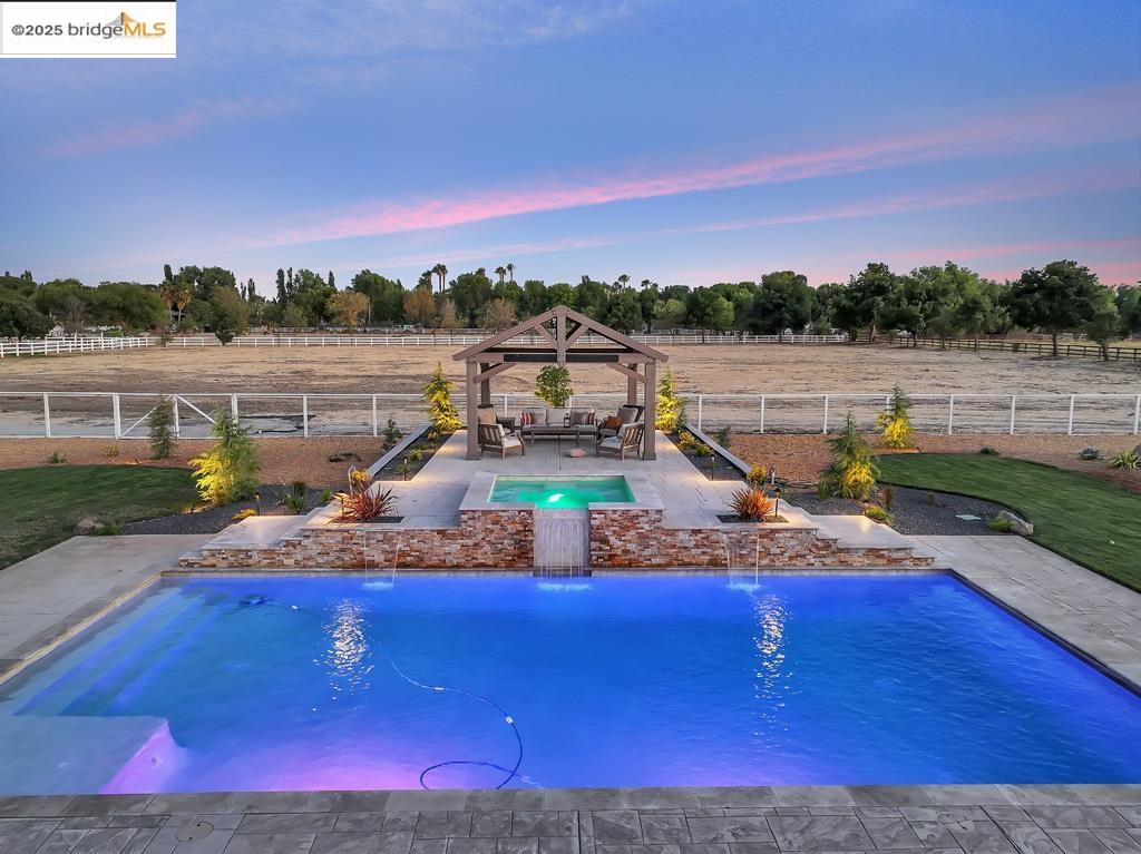 Detail Gallery Image 19 of 58 For 430 Ellisa Ln, Brentwood,  CA 94513 - 4 Beds | 5/1 Baths