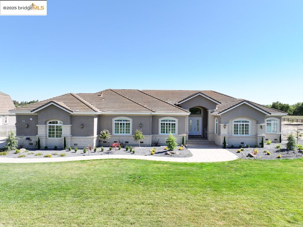 Detail Gallery Image 21 of 58 For 430 Ellisa Ln, Brentwood,  CA 94513 - 4 Beds | 5/1 Baths