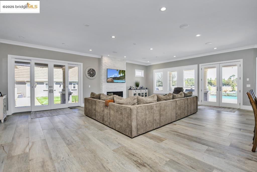 Detail Gallery Image 26 of 58 For 430 Ellisa Ln, Brentwood,  CA 94513 - 4 Beds | 5/1 Baths
