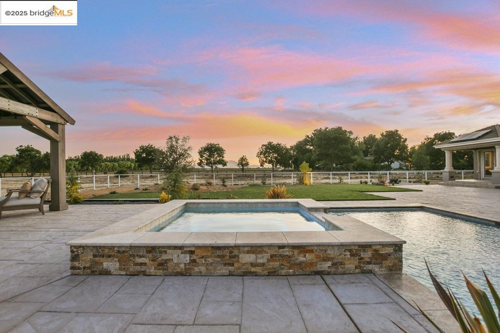 Detail Gallery Image 6 of 58 For 430 Ellisa Ln, Brentwood,  CA 94513 - 4 Beds | 5/1 Baths