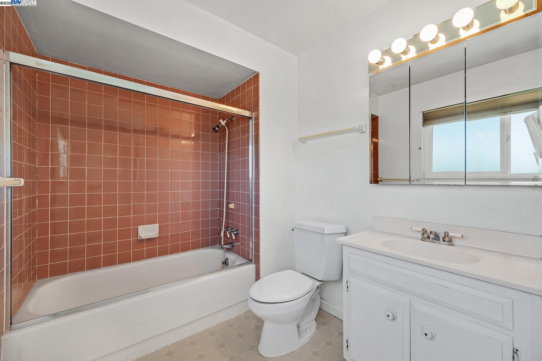 Detail Gallery Image 23 of 32 For 426 El Caminito, Livermore,  CA 94550 - 4 Beds | 2 Baths
