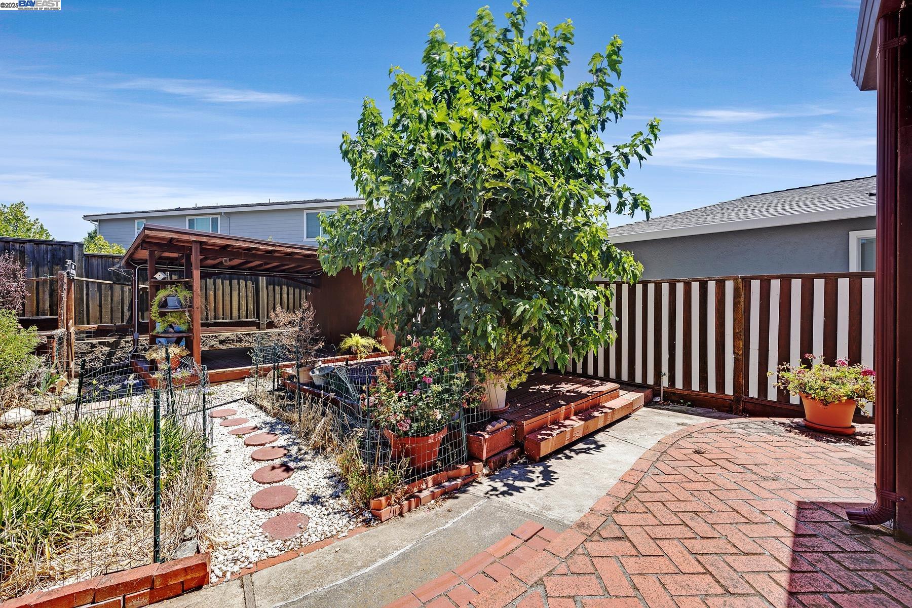 Detail Gallery Image 26 of 32 For 426 El Caminito, Livermore,  CA 94550 - 4 Beds | 2 Baths