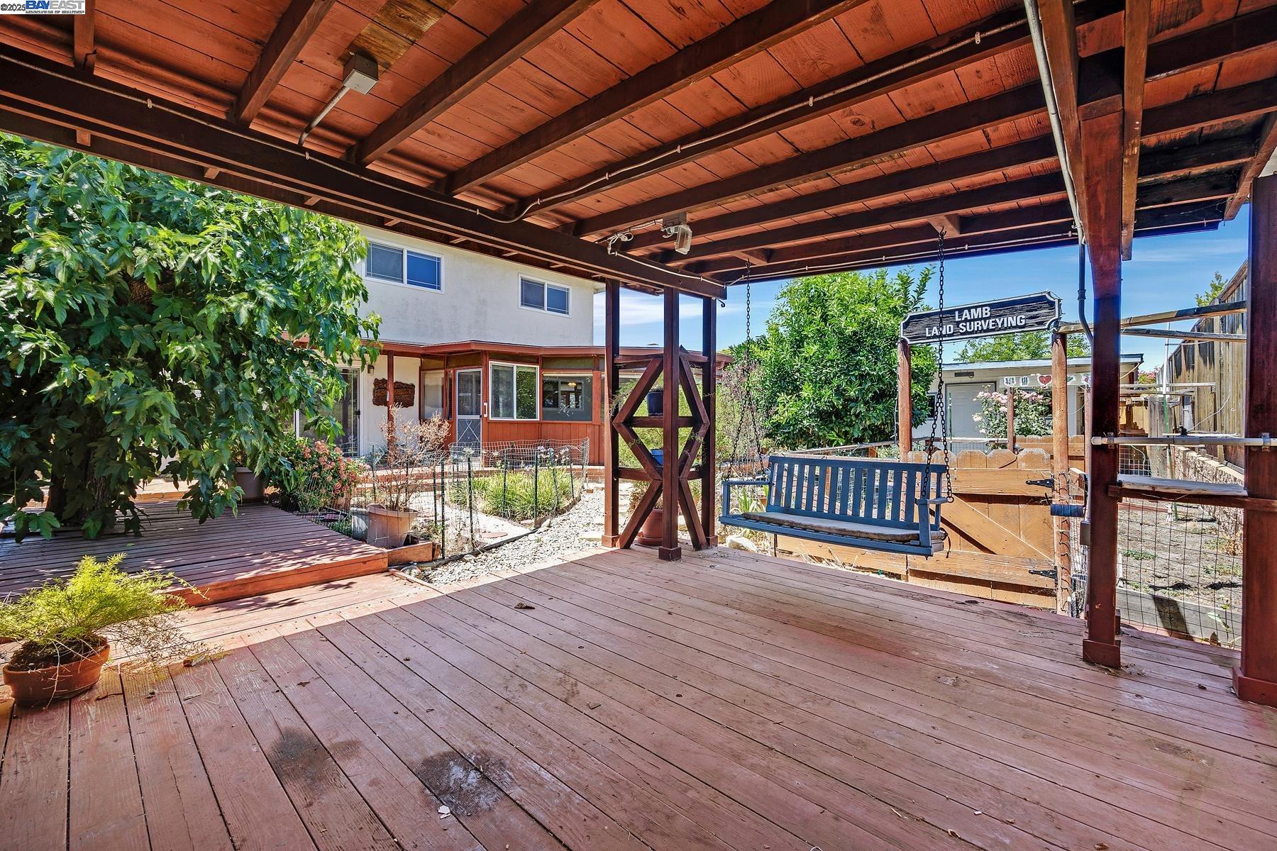 Detail Gallery Image 27 of 32 For 426 El Caminito, Livermore,  CA 94550 - 4 Beds | 2 Baths