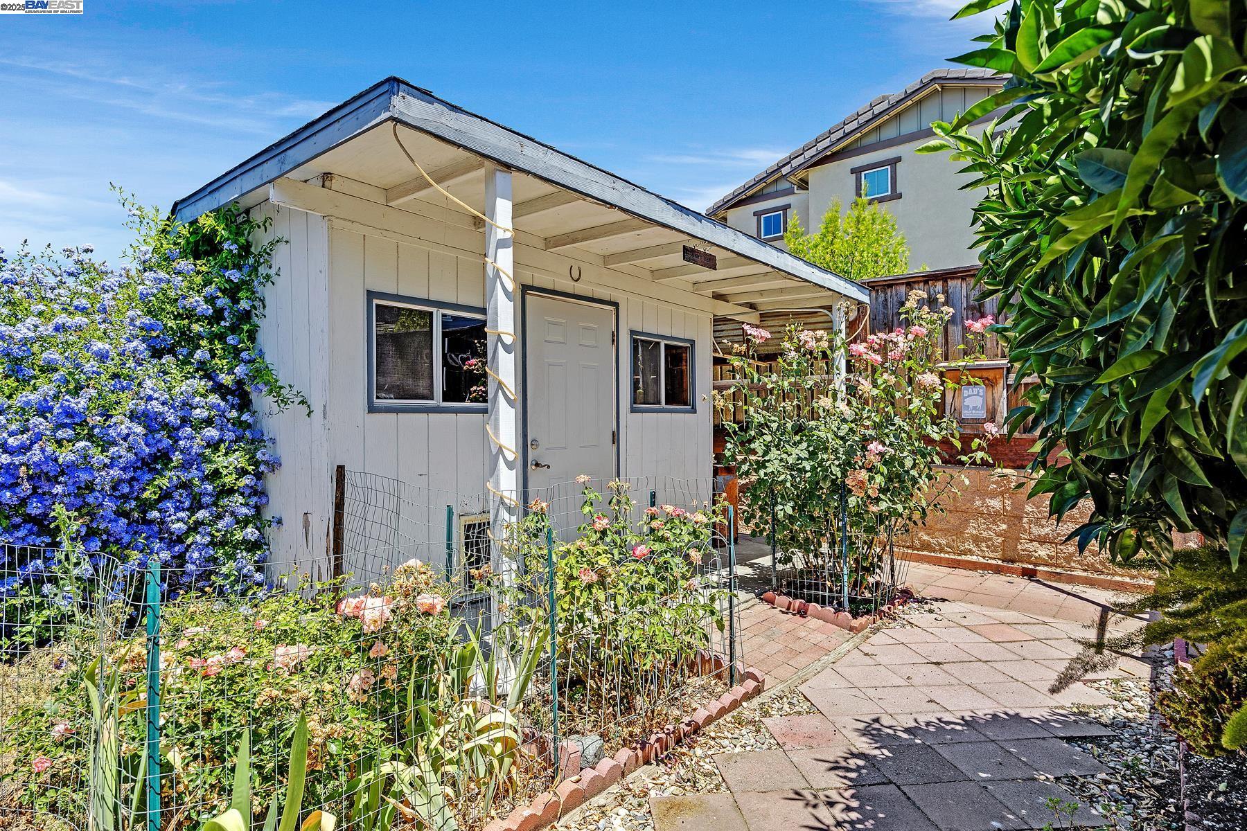 Detail Gallery Image 29 of 32 For 426 El Caminito, Livermore,  CA 94550 - 4 Beds | 2 Baths
