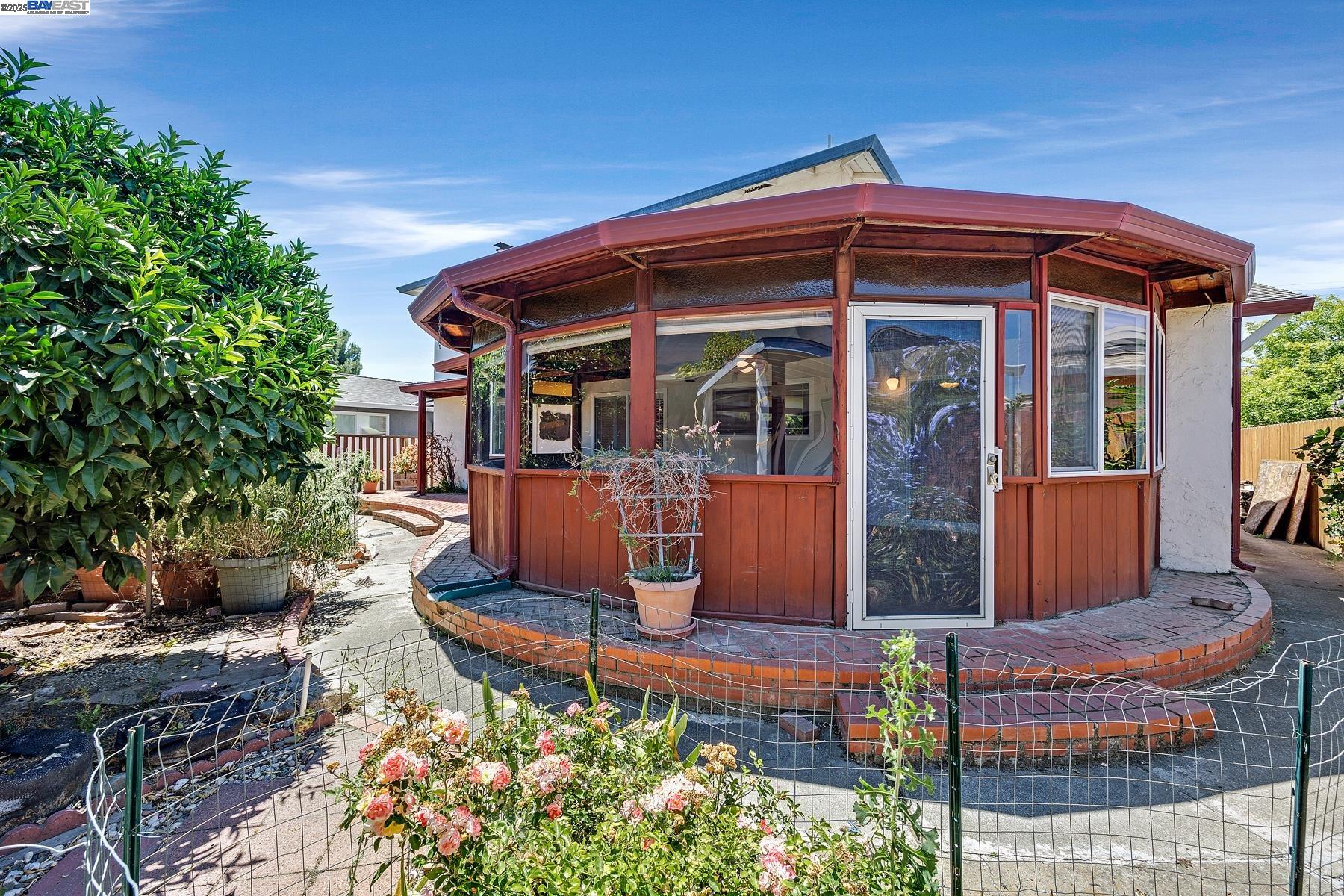 Detail Gallery Image 32 of 32 For 426 El Caminito, Livermore,  CA 94550 - 4 Beds | 2 Baths