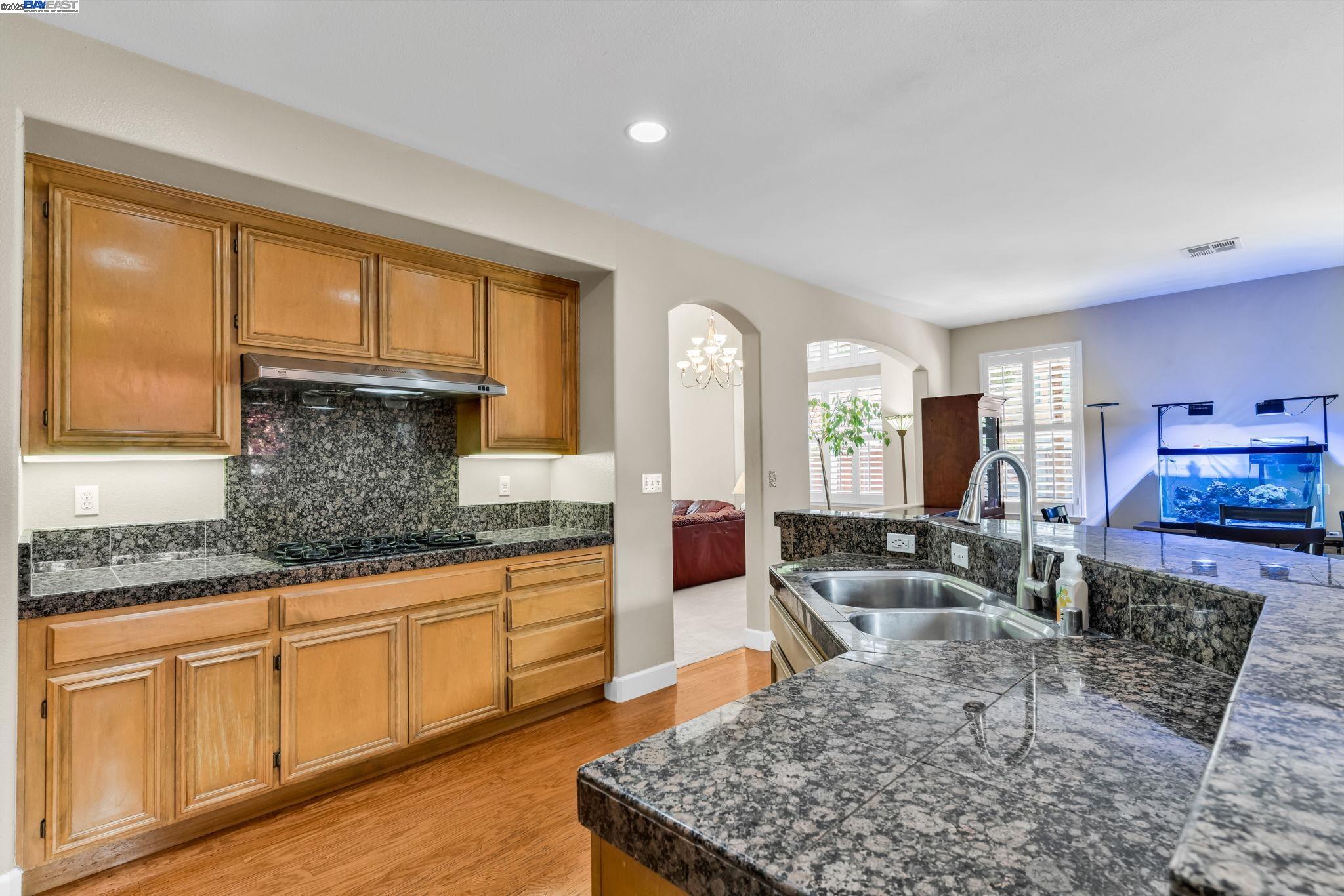 Detail Gallery Image 16 of 48 For 7450 Villareal Dr, Castro Valley,  CA 94552 - 5 Beds | 3 Baths