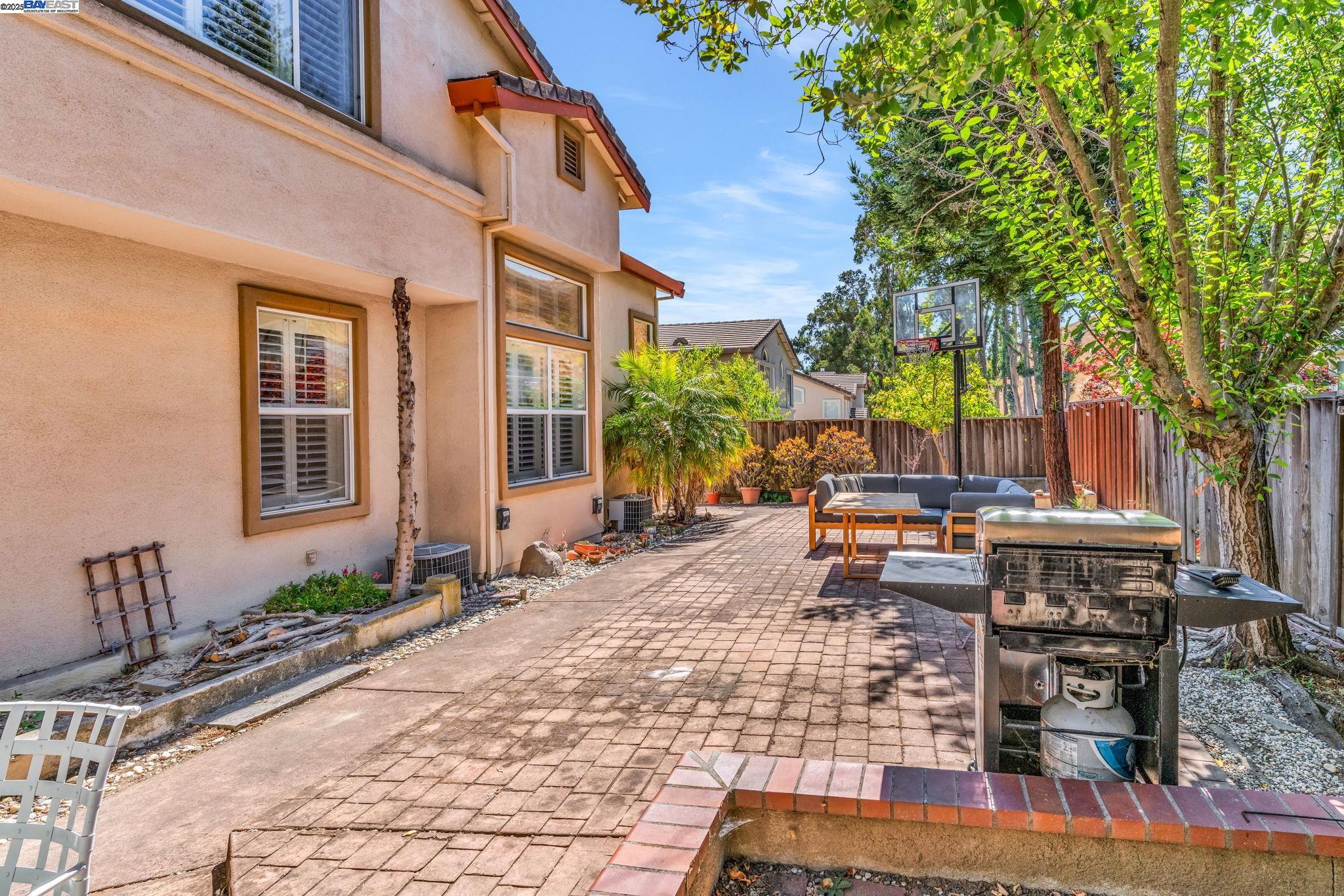 Detail Gallery Image 38 of 48 For 7450 Villareal Dr, Castro Valley,  CA 94552 - 5 Beds | 3 Baths