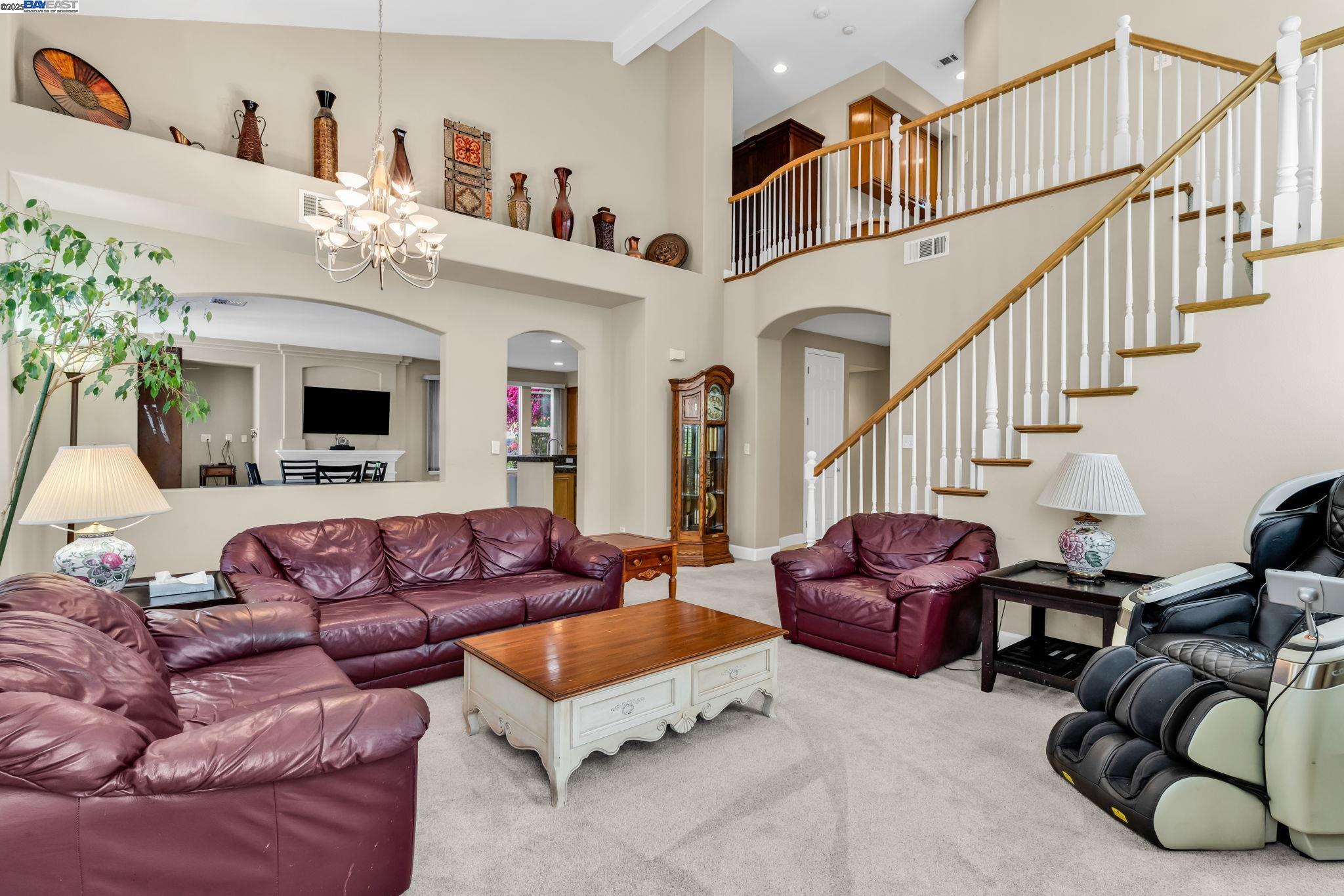 Detail Gallery Image 7 of 48 For 7450 Villareal Dr, Castro Valley,  CA 94552 - 5 Beds | 3 Baths