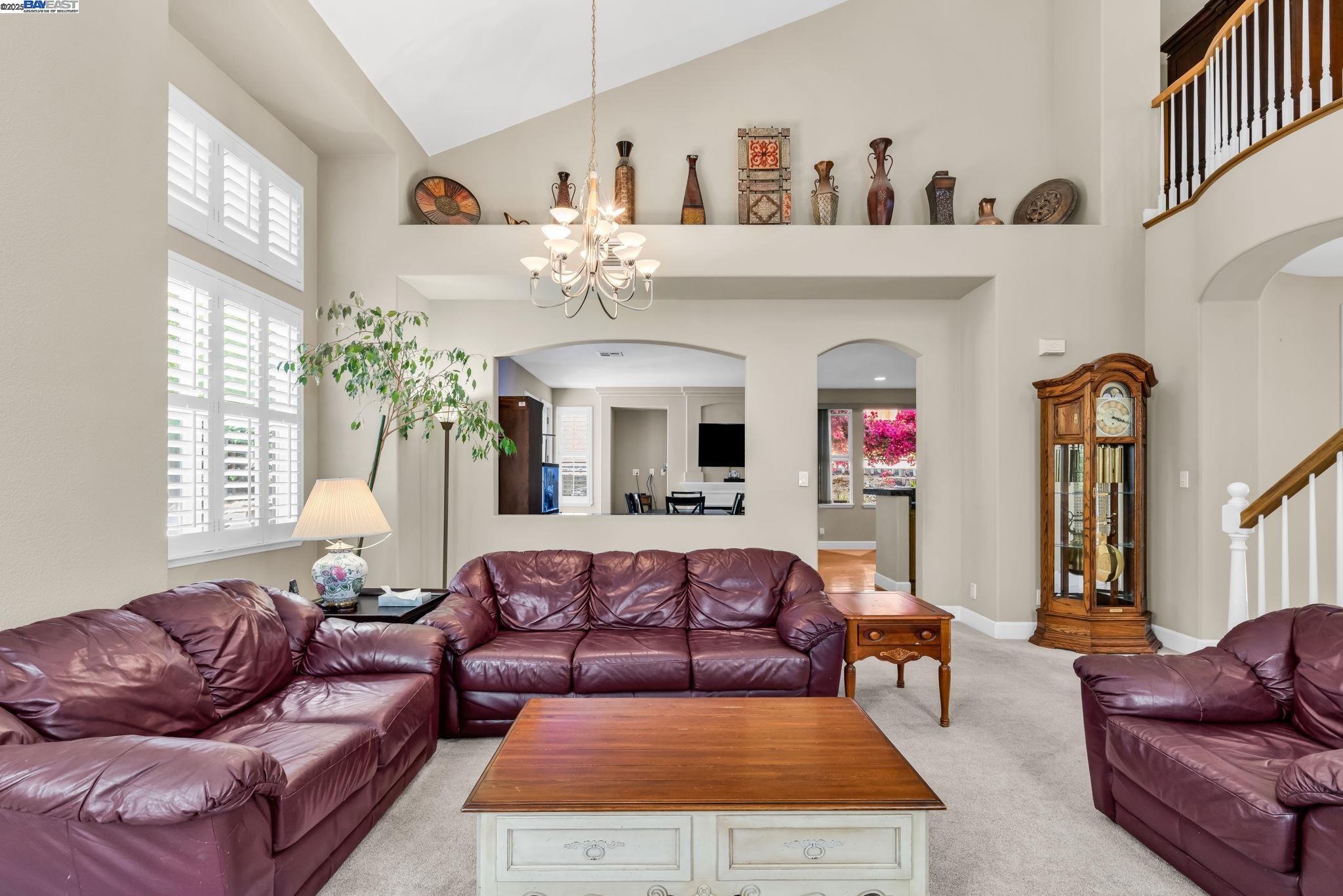 Detail Gallery Image 8 of 48 For 7450 Villareal Dr, Castro Valley,  CA 94552 - 5 Beds | 3 Baths