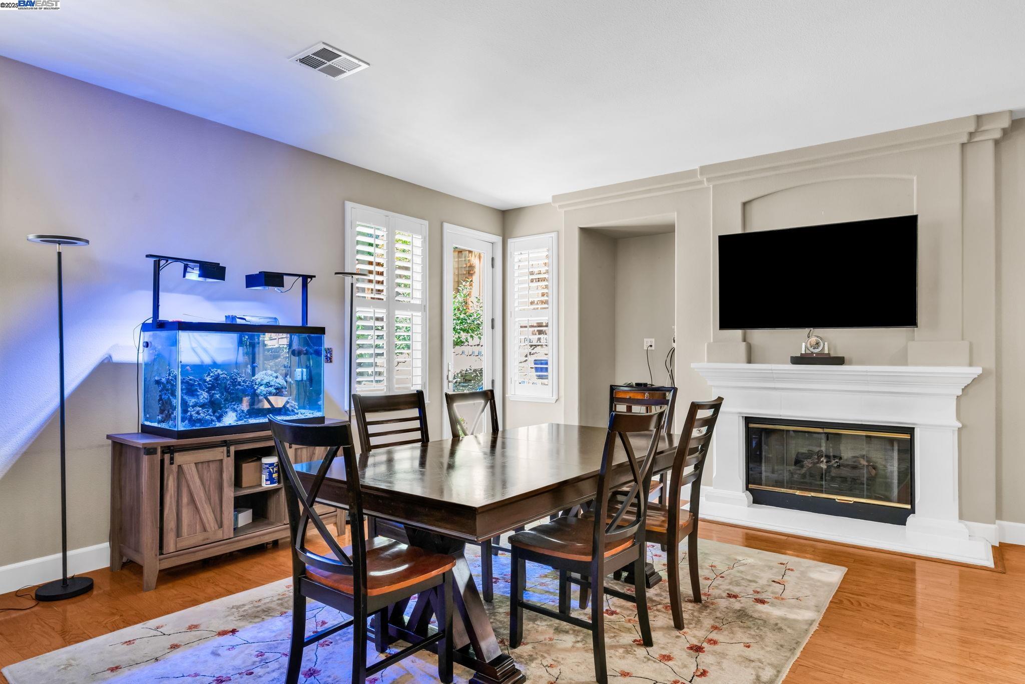 Detail Gallery Image 9 of 48 For 7450 Villareal Dr, Castro Valley,  CA 94552 - 5 Beds | 3 Baths