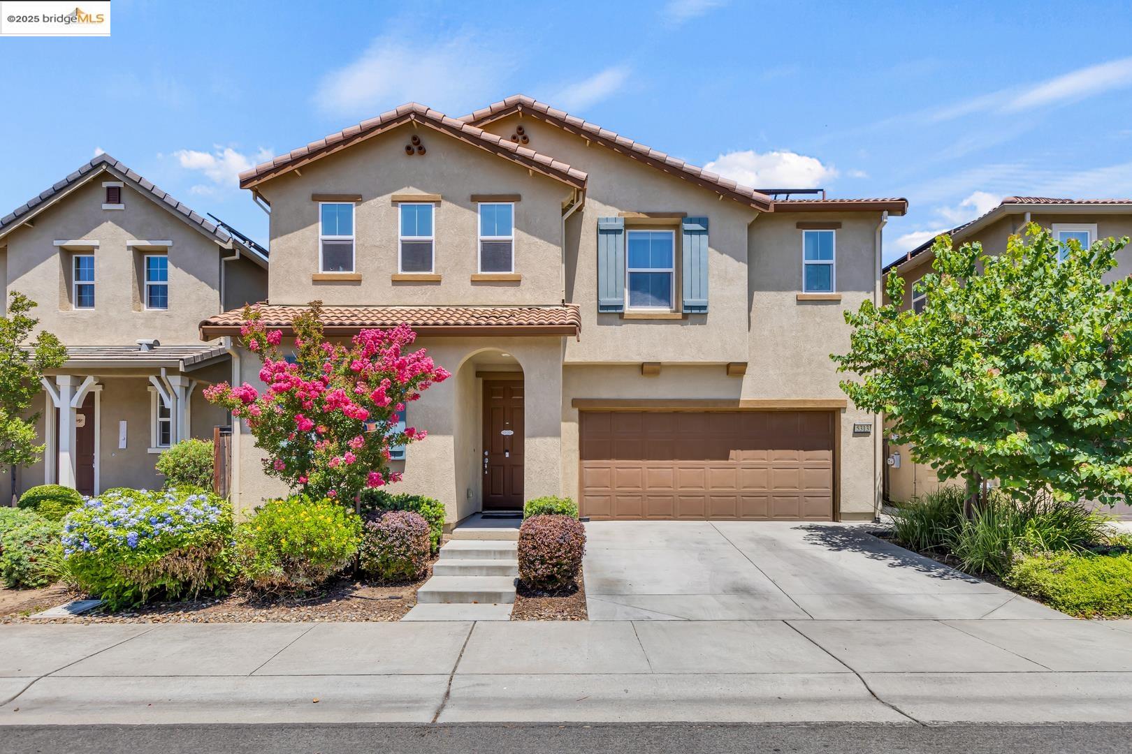 Detail Gallery Image 1 of 56 For 5313 Pebble Banks Way, Sacramento,  CA 95835 - 3 Beds | 2/1 Baths