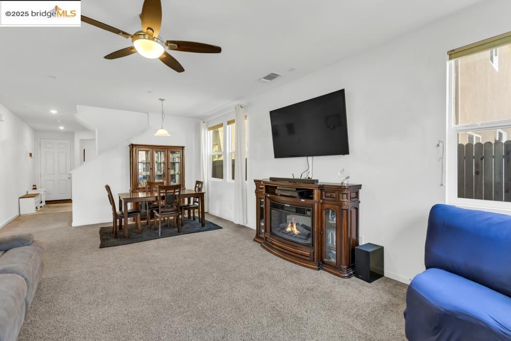 Detail Gallery Image 11 of 56 For 5313 Pebble Banks Way, Sacramento,  CA 95835 - 3 Beds | 2/1 Baths
