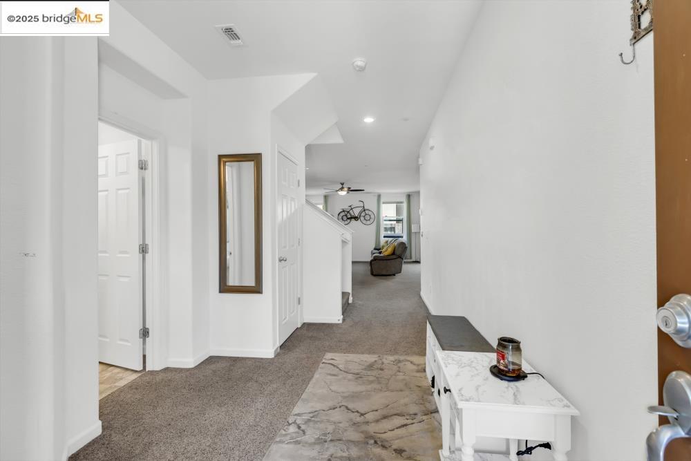 Detail Gallery Image 5 of 56 For 5313 Pebble Banks Way, Sacramento,  CA 95835 - 3 Beds | 2/1 Baths