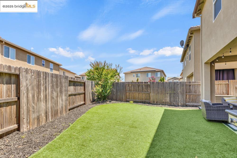 Detail Gallery Image 46 of 56 For 5313 Pebble Banks Way, Sacramento,  CA 95835 - 3 Beds | 2/1 Baths