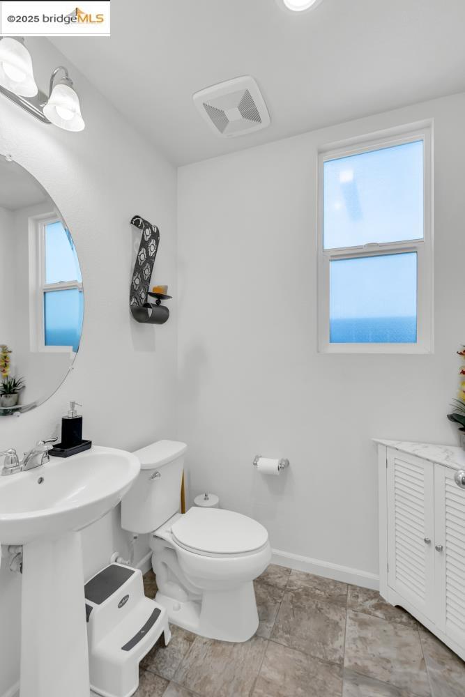 Detail Gallery Image 8 of 56 For 5313 Pebble Banks Way, Sacramento,  CA 95835 - 3 Beds | 2/1 Baths
