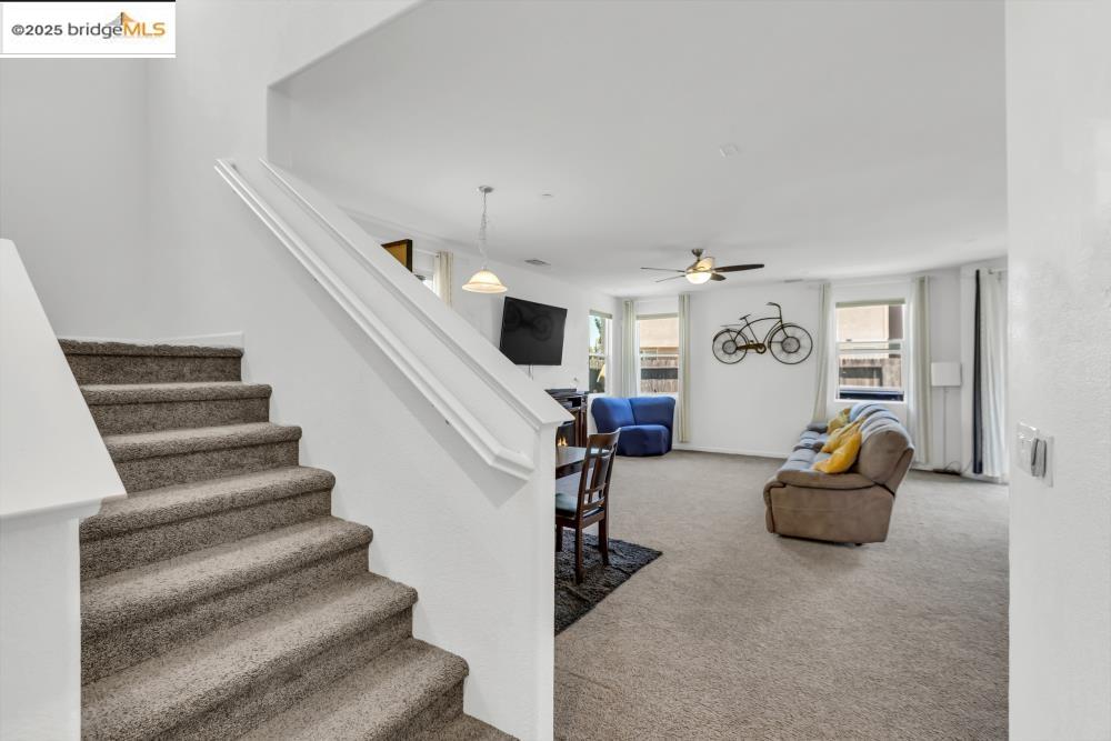 Detail Gallery Image 9 of 56 For 5313 Pebble Banks Way, Sacramento,  CA 95835 - 3 Beds | 2/1 Baths