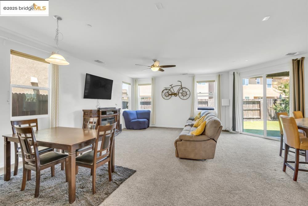 Detail Gallery Image 10 of 56 For 5313 Pebble Banks Way, Sacramento,  CA 95835 - 3 Beds | 2/1 Baths