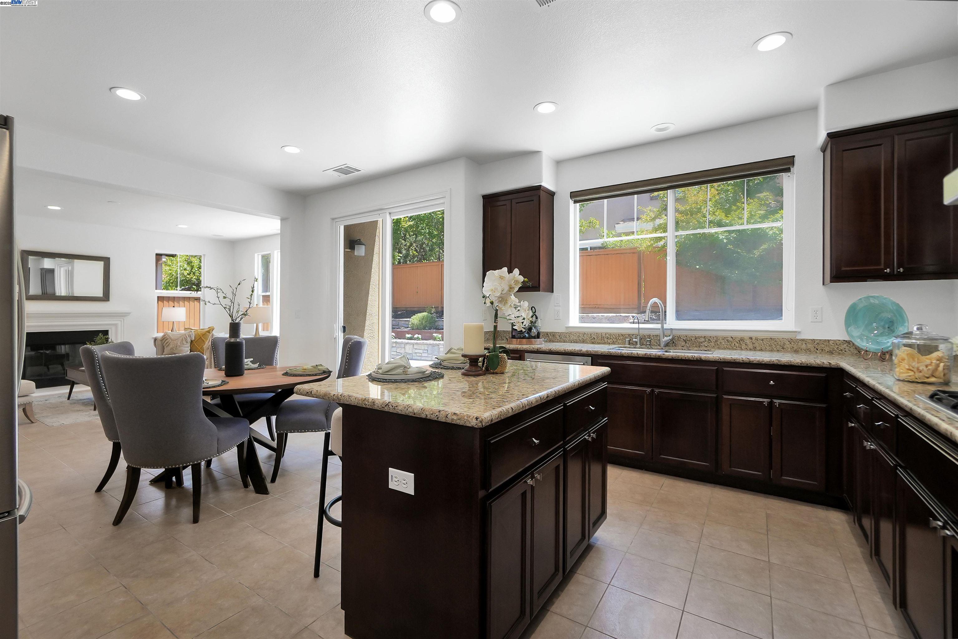 Detail Gallery Image 16 of 56 For 1918 Lambeth Way, San Ramon,  CA 94582 - 4 Beds | 3 Baths