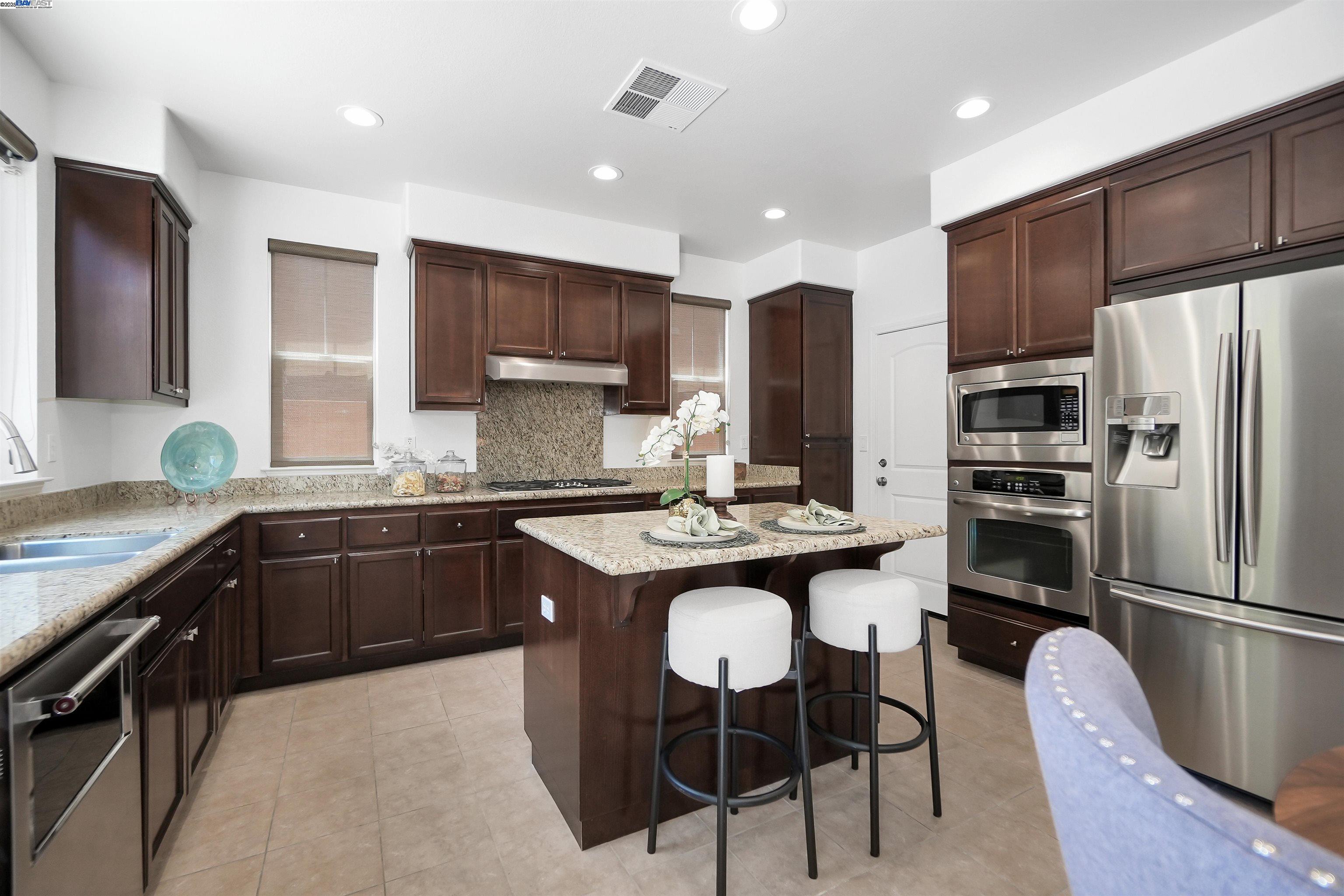 Detail Gallery Image 17 of 56 For 1918 Lambeth Way, San Ramon,  CA 94582 - 4 Beds | 3 Baths