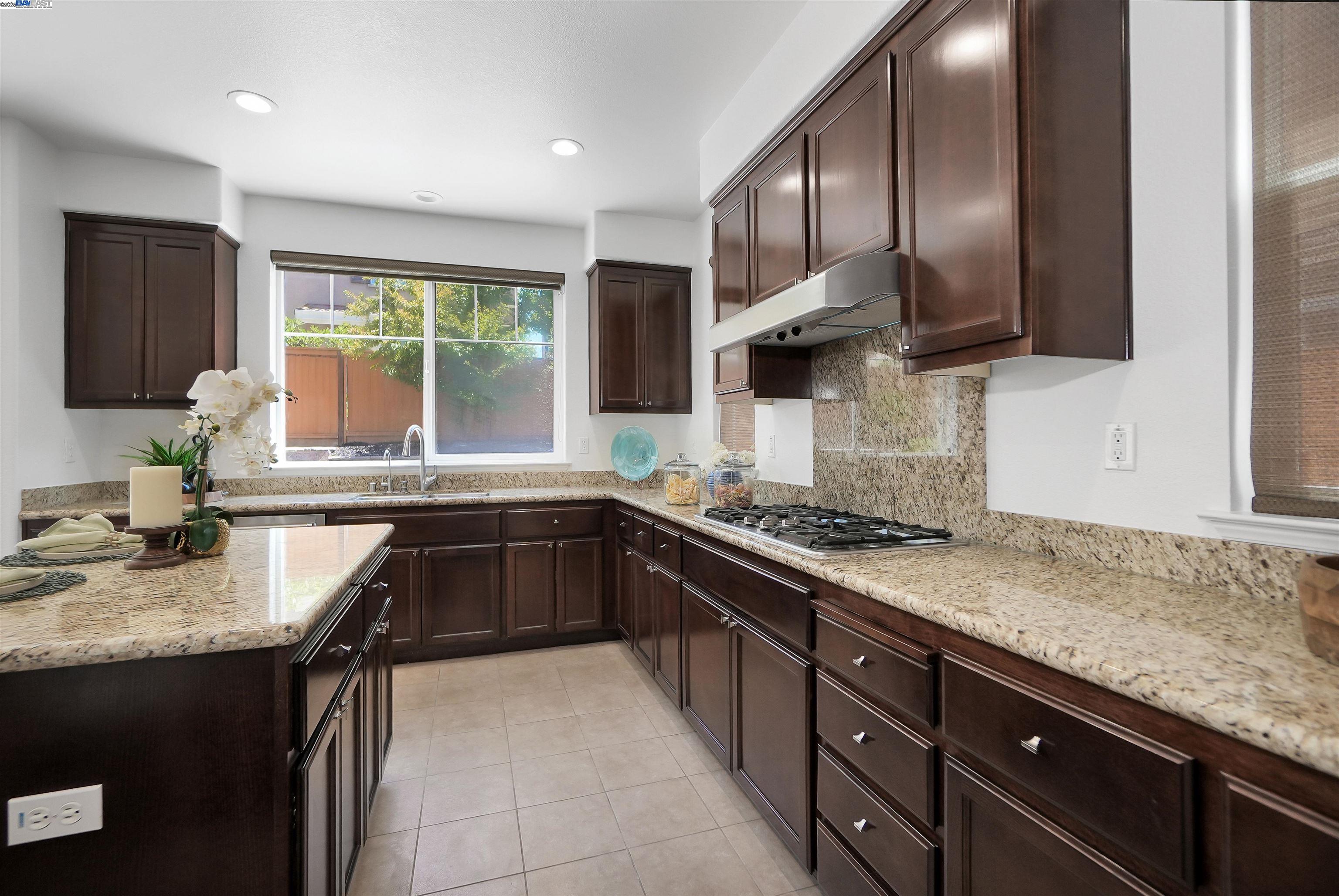 Detail Gallery Image 18 of 56 For 1918 Lambeth Way, San Ramon,  CA 94582 - 4 Beds | 3 Baths