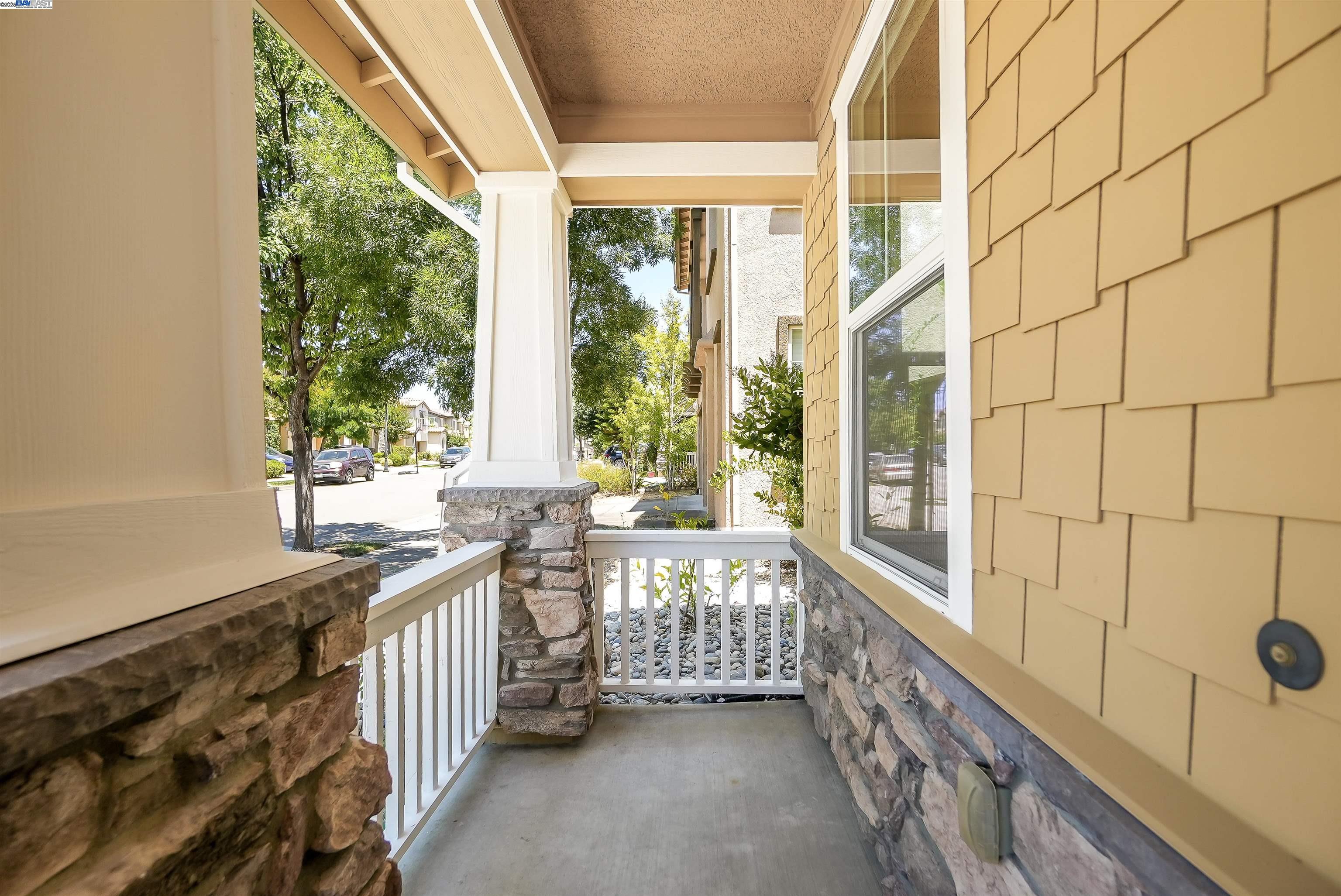 Detail Gallery Image 4 of 56 For 1918 Lambeth Way, San Ramon,  CA 94582 - 4 Beds | 3 Baths