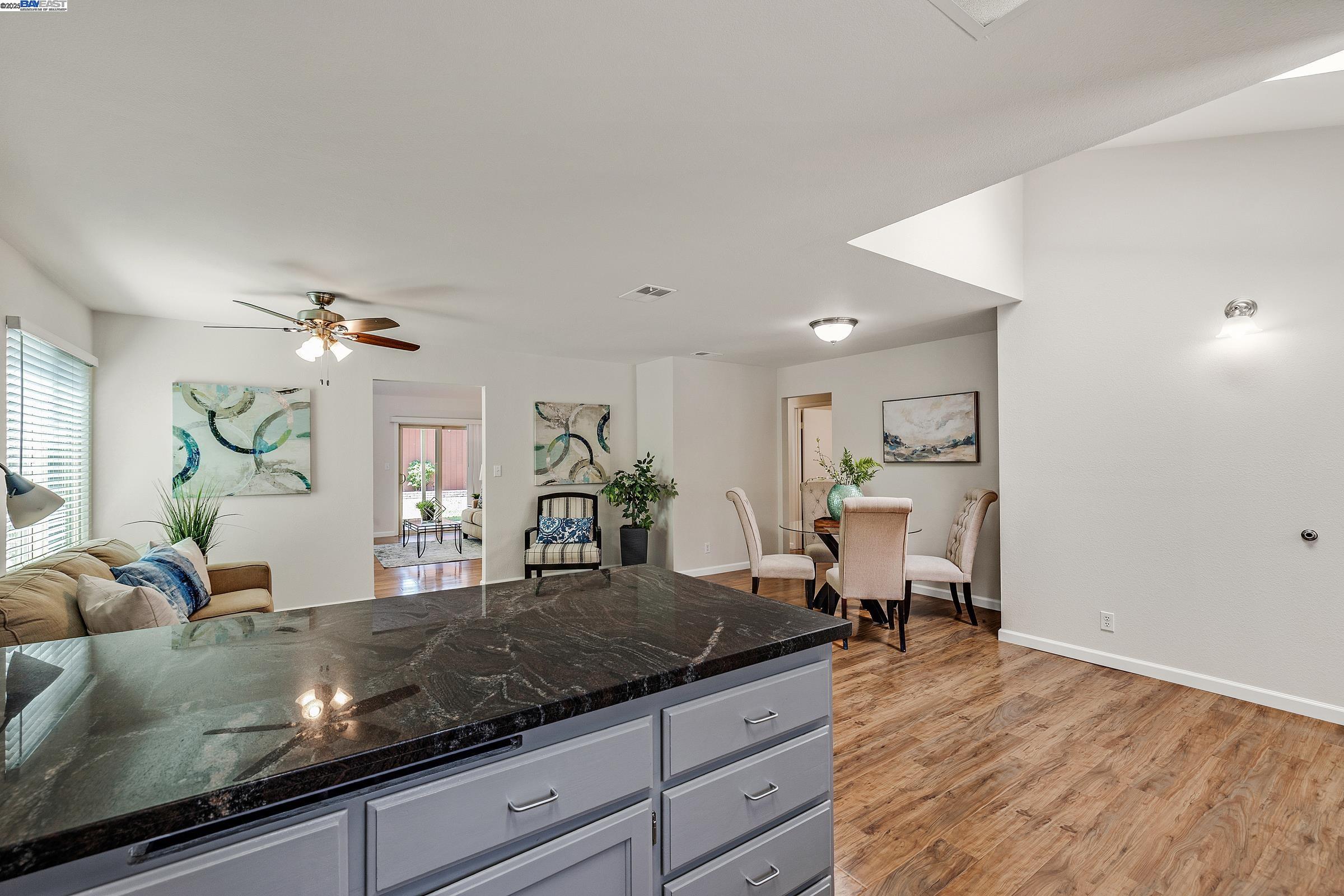 Detail Gallery Image 11 of 38 For 36055 Easterday Way, Fremont,  CA 94536 - 3 Beds | 2 Baths