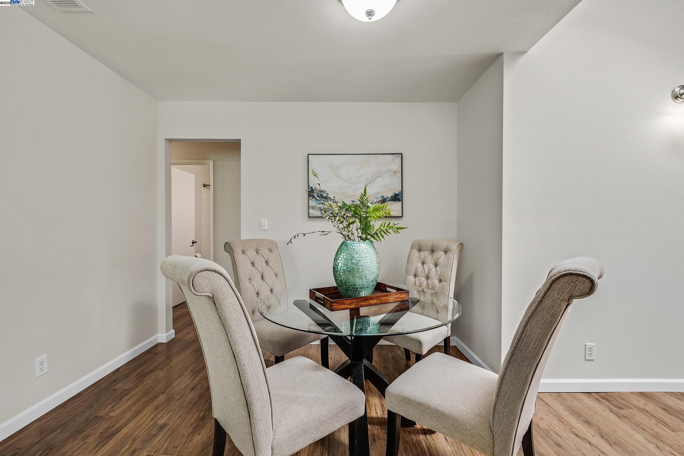 Detail Gallery Image 12 of 38 For 36055 Easterday Way, Fremont,  CA 94536 - 3 Beds | 2 Baths