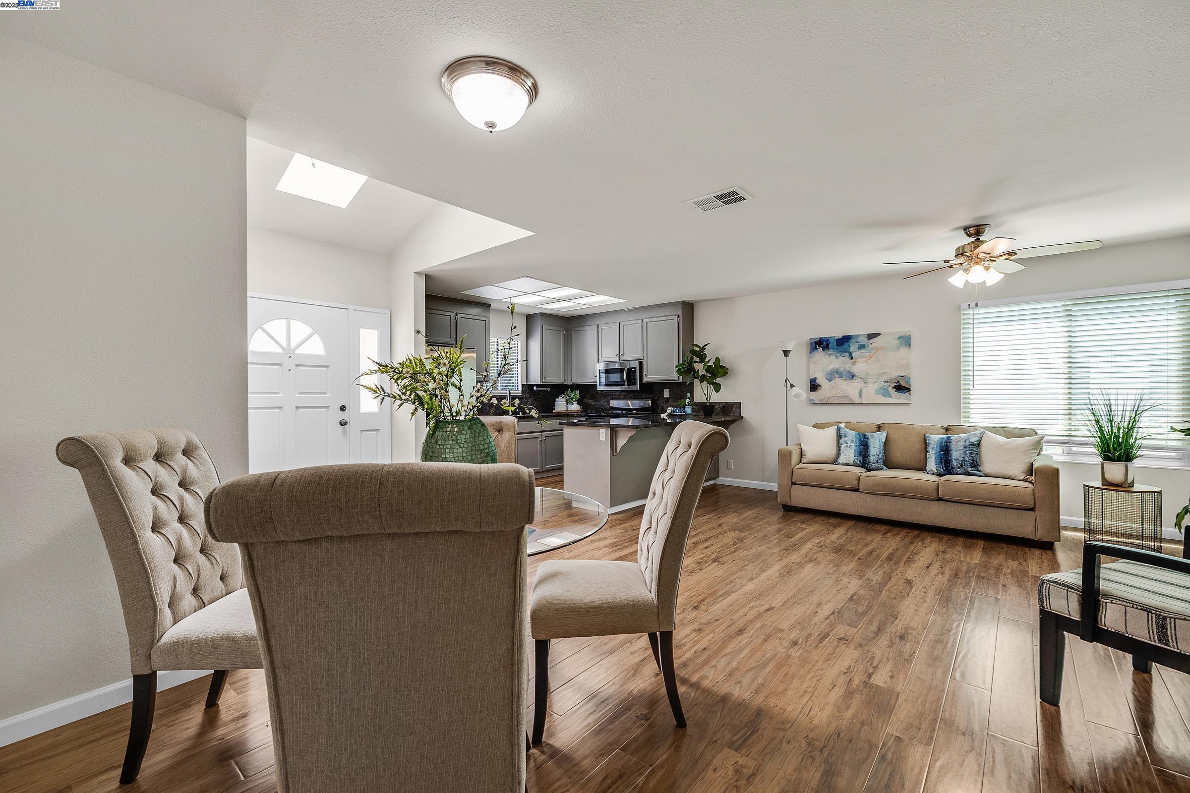 Detail Gallery Image 13 of 38 For 36055 Easterday Way, Fremont,  CA 94536 - 3 Beds | 2 Baths