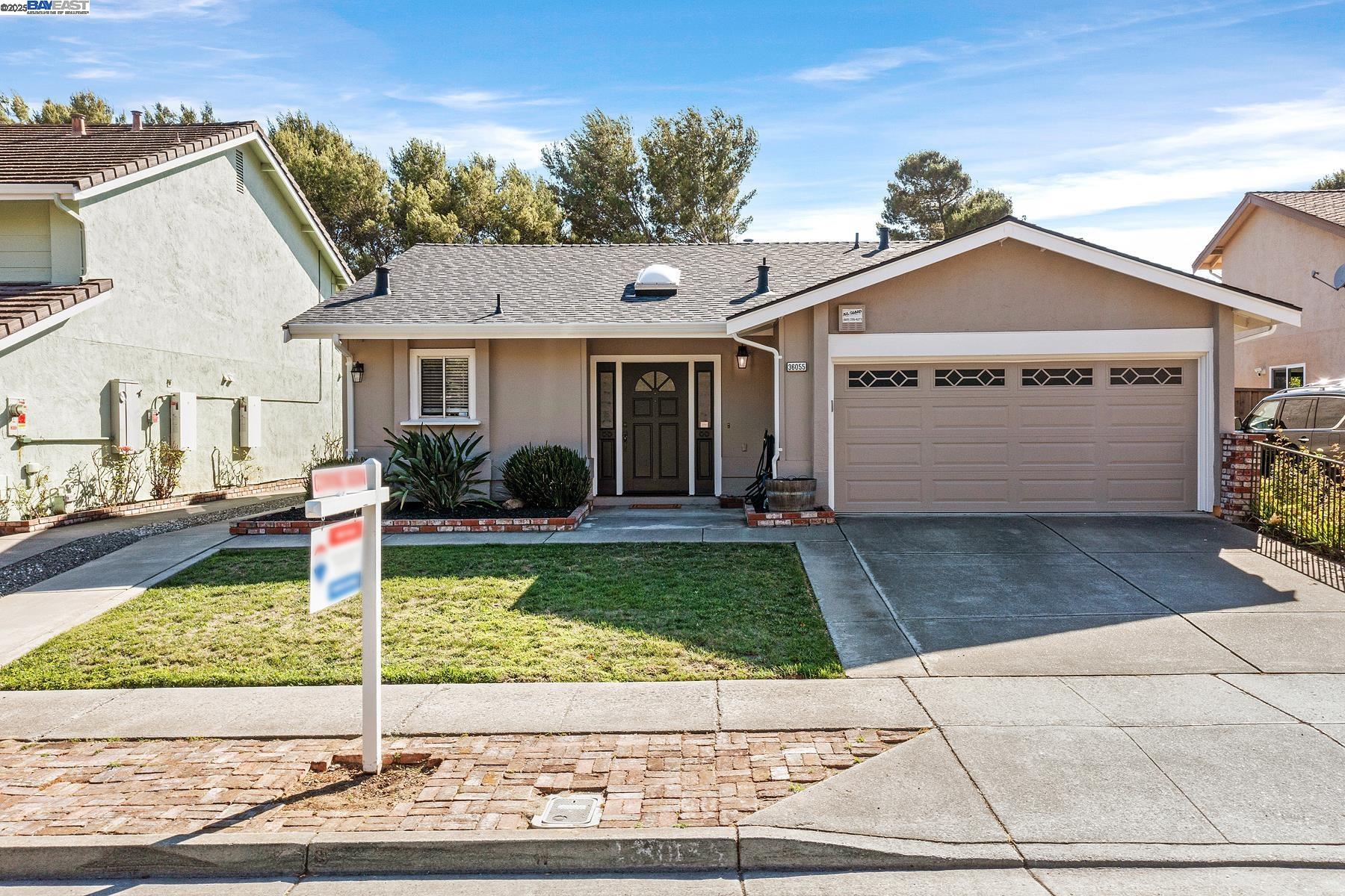 Detail Gallery Image 3 of 38 For 36055 Easterday Way, Fremont,  CA 94536 - 3 Beds | 2 Baths