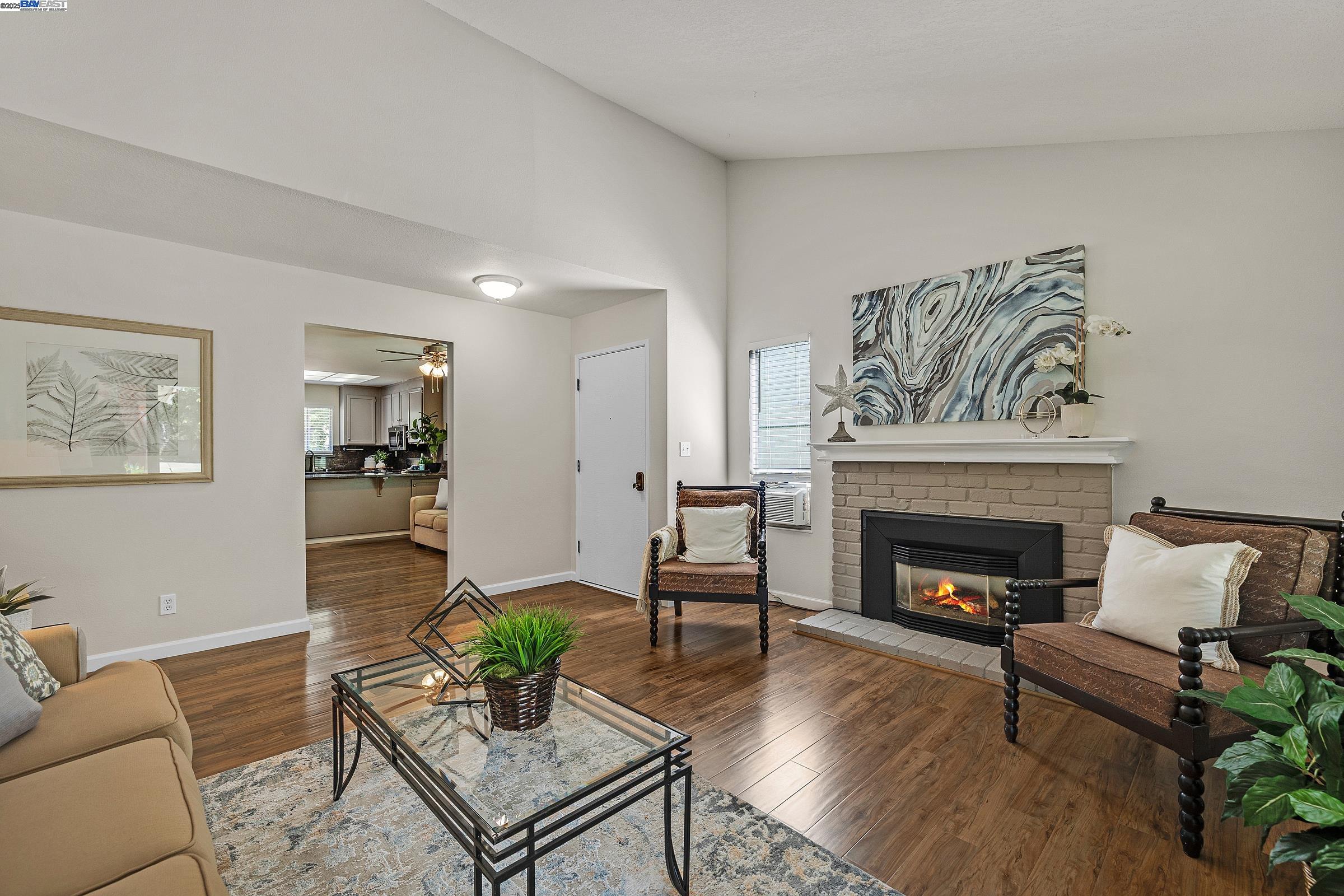 Detail Gallery Image 7 of 38 For 36055 Easterday Way, Fremont,  CA 94536 - 3 Beds | 2 Baths