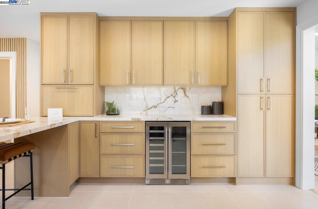 Detail Gallery Image 12 of 49 For 21 Ross Rd, Alameda,  CA 94502 - 3 Beds | 3/1 Baths