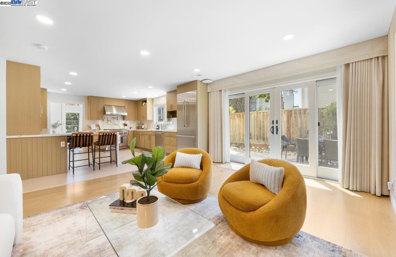 Detail Gallery Image 15 of 49 For 21 Ross Rd, Alameda,  CA 94502 - 3 Beds | 3/1 Baths