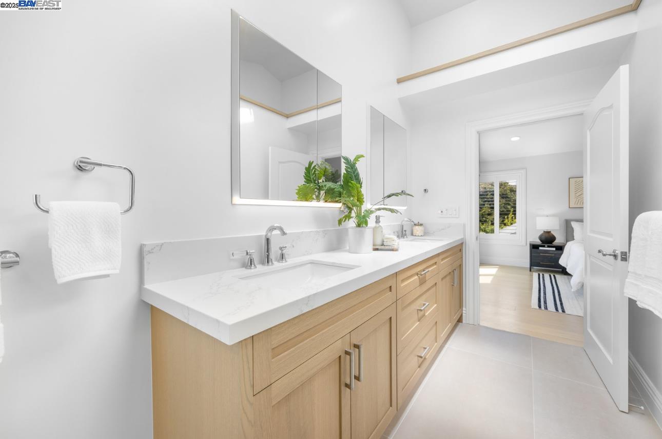 Detail Gallery Image 20 of 49 For 21 Ross Rd, Alameda,  CA 94502 - 3 Beds | 3/1 Baths