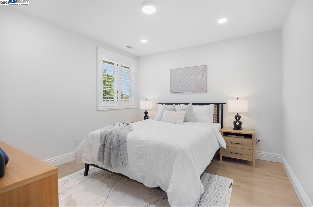 Detail Gallery Image 28 of 49 For 21 Ross Rd, Alameda,  CA 94502 - 3 Beds | 3/1 Baths