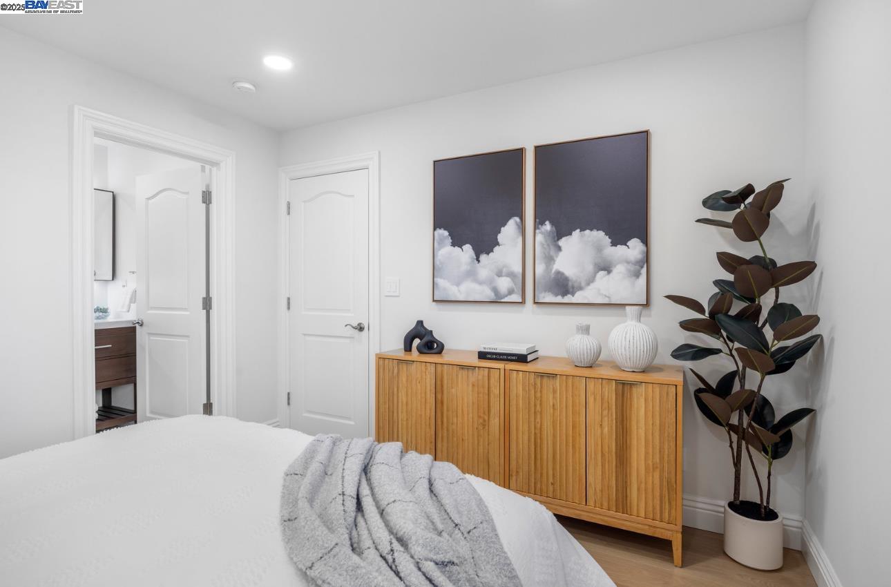 Detail Gallery Image 29 of 49 For 21 Ross Rd, Alameda,  CA 94502 - 3 Beds | 3/1 Baths