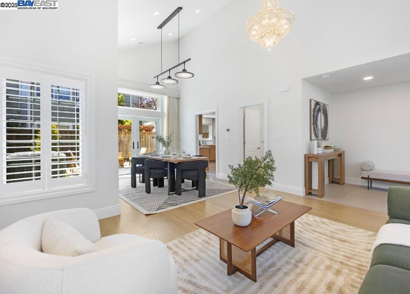Detail Gallery Image 4 of 49 For 21 Ross Rd, Alameda,  CA 94502 - 3 Beds | 3/1 Baths