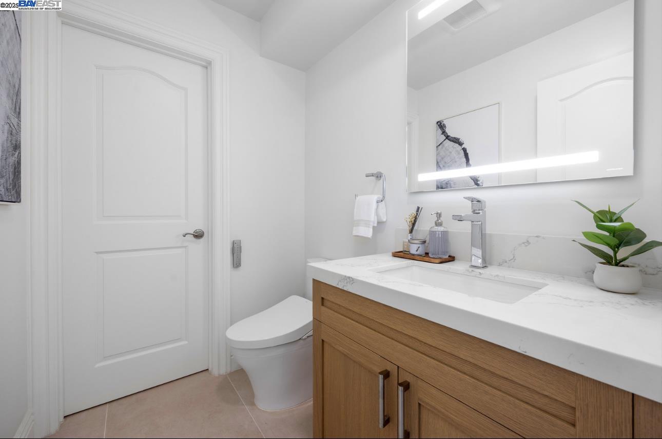 Detail Gallery Image 34 of 49 For 21 Ross Rd, Alameda,  CA 94502 - 3 Beds | 3/1 Baths