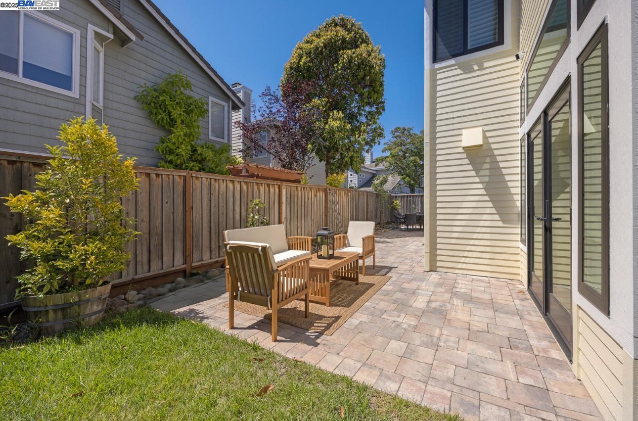 Detail Gallery Image 37 of 49 For 21 Ross Rd, Alameda,  CA 94502 - 3 Beds | 3/1 Baths