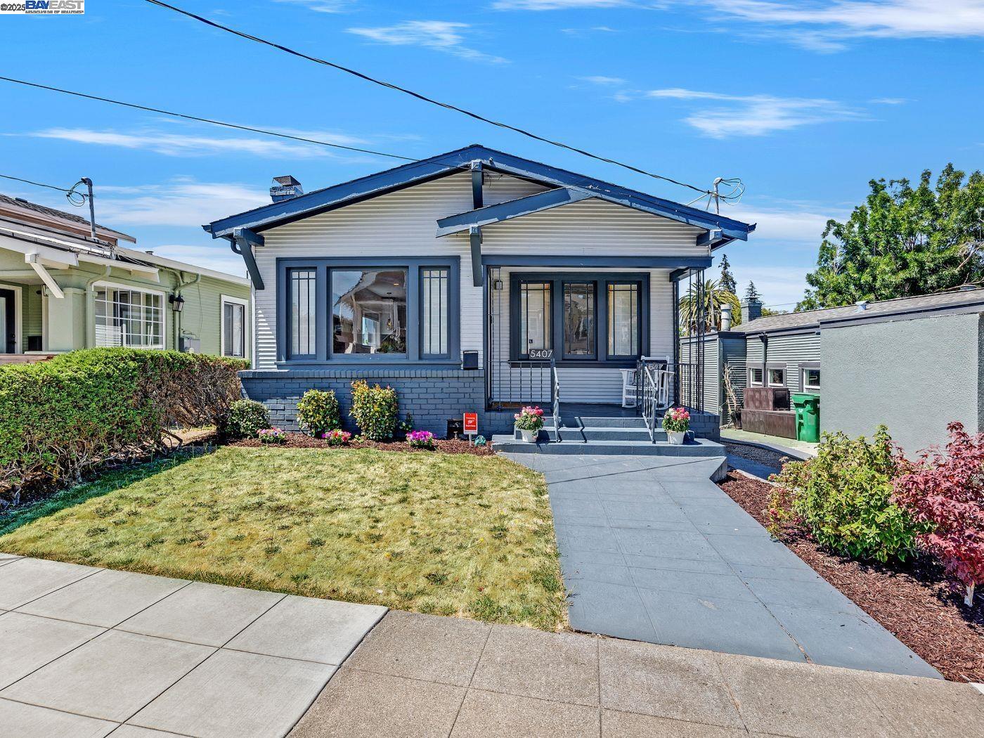 Thumbnail for 5407 Roberts Ave, Oakland, CA 94619