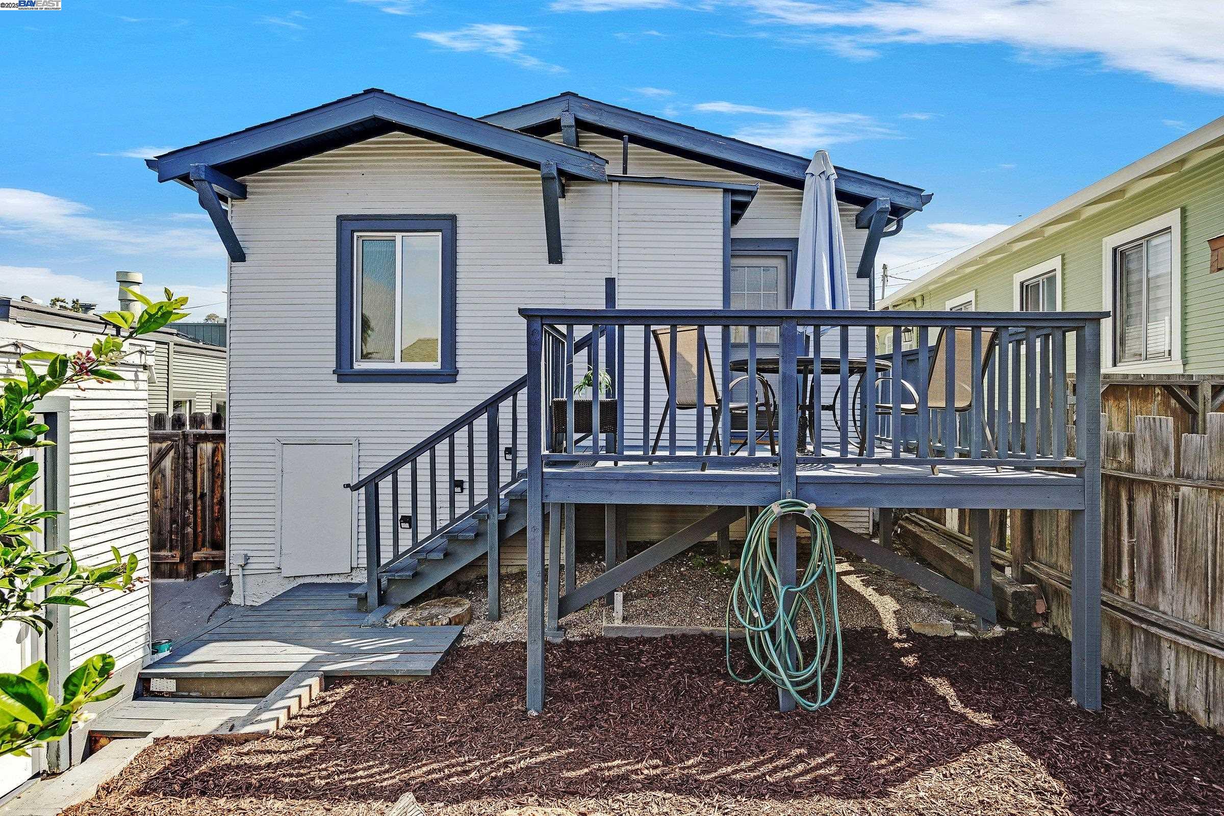Detail Gallery Image 18 of 22 For 5407 Roberts Ave, Oakland,  CA 94619 - 2 Beds | 1 Baths