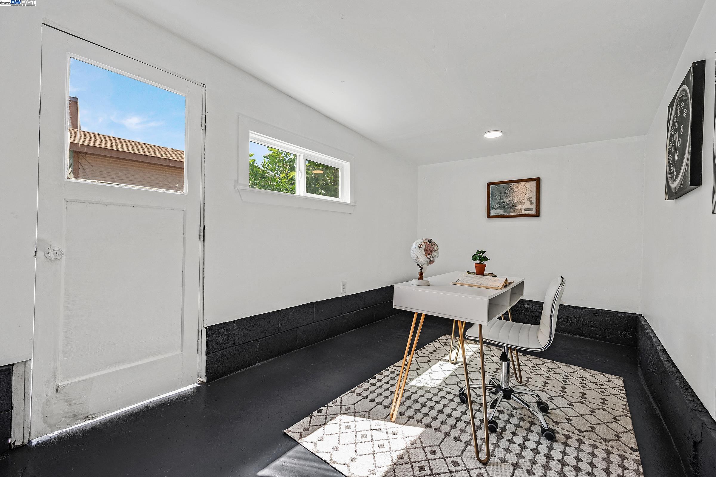 Detail Gallery Image 20 of 22 For 5407 Roberts Ave, Oakland,  CA 94619 - 2 Beds | 1 Baths