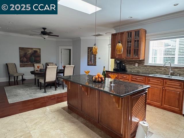 Detail Gallery Image 11 of 39 For 2527 Buena Vista Ave, Walnut Creek,  CA 94597 - 4 Beds | 3/1 Baths