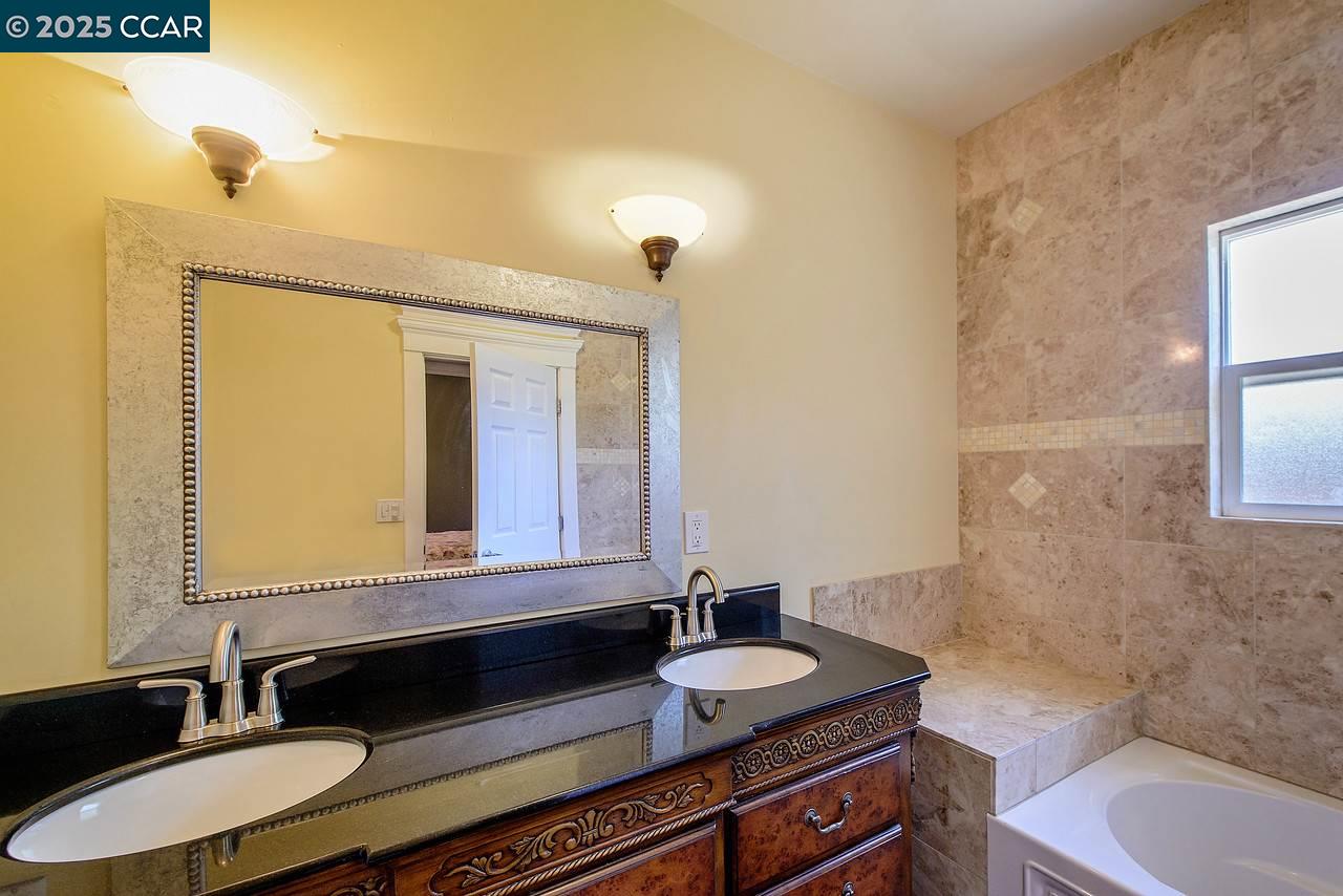Detail Gallery Image 20 of 39 For 2527 Buena Vista Ave, Walnut Creek,  CA 94597 - 4 Beds | 3/1 Baths