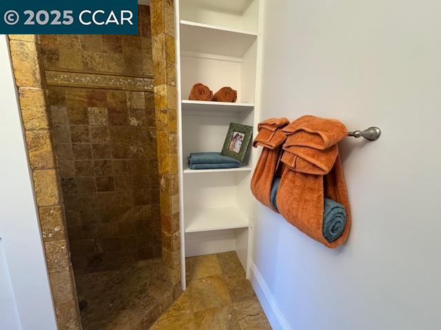 Detail Gallery Image 27 of 39 For 2527 Buena Vista Ave, Walnut Creek,  CA 94597 - 4 Beds | 3/1 Baths