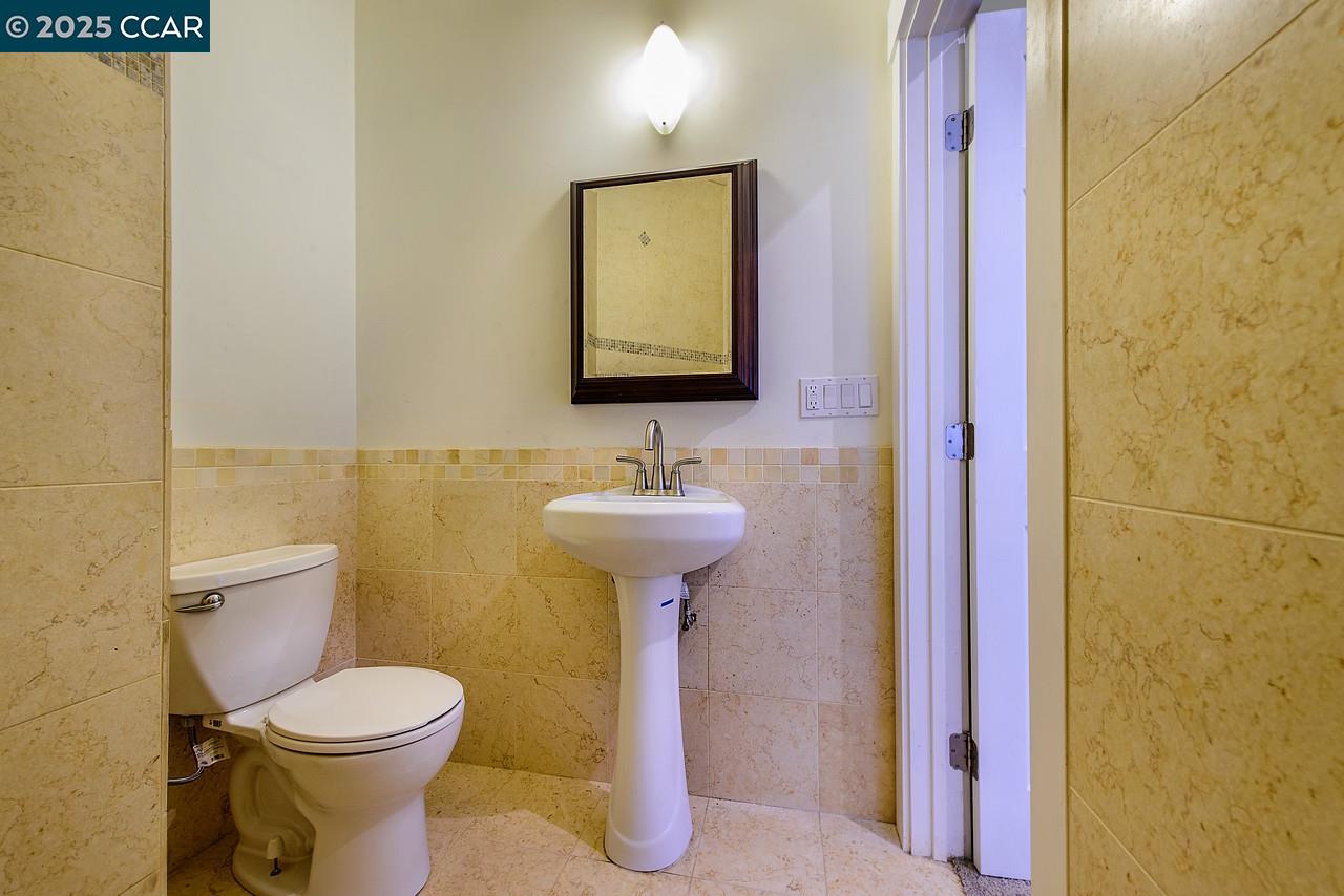 Detail Gallery Image 32 of 39 For 2527 Buena Vista Ave, Walnut Creek,  CA 94597 - 4 Beds | 3/1 Baths