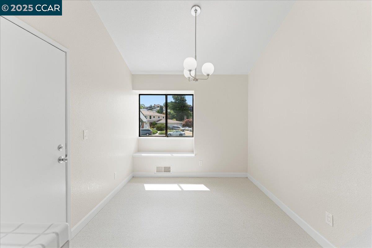 Detail Gallery Image 19 of 60 For 17 Powder Bowl Ct, Richmond,  CA 94803 - 4 Beds | 2/1 Baths