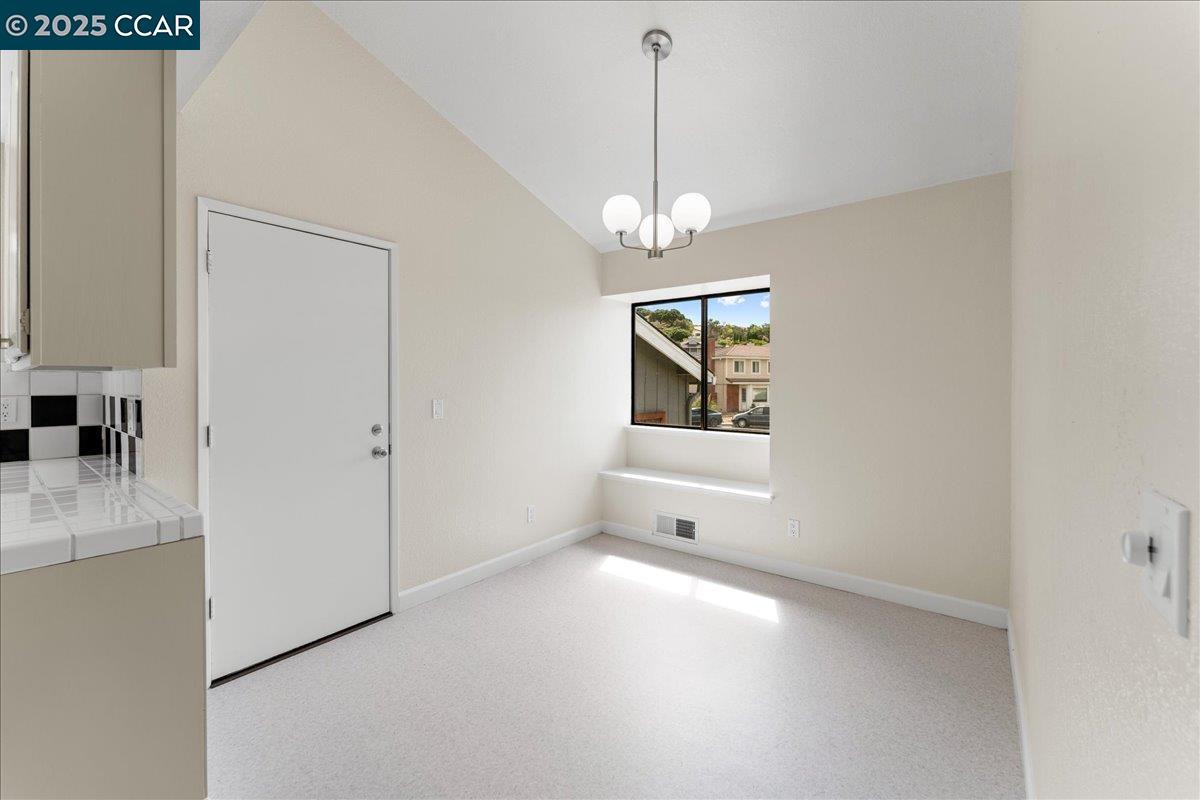Detail Gallery Image 21 of 60 For 17 Powder Bowl Ct, Richmond,  CA 94803 - 4 Beds | 2/1 Baths
