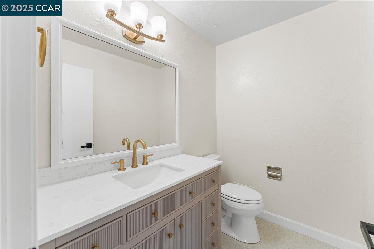 Detail Gallery Image 34 of 60 For 17 Powder Bowl Ct, Richmond,  CA 94803 - 4 Beds | 2/1 Baths