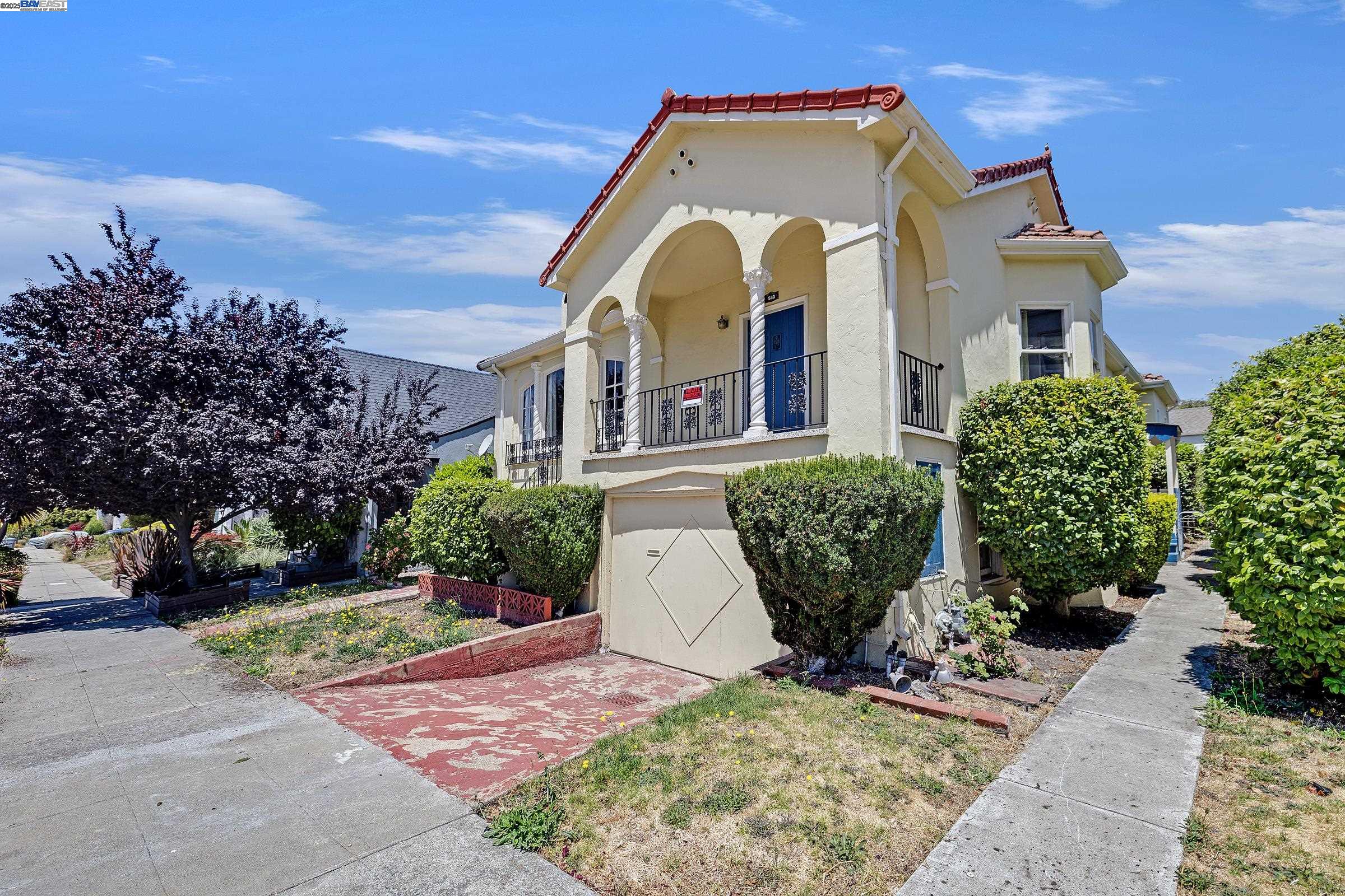 Detail Gallery Image 2 of 34 For 540 57th St., Oakland,  CA 94609 - 3 Beds | 1 Baths