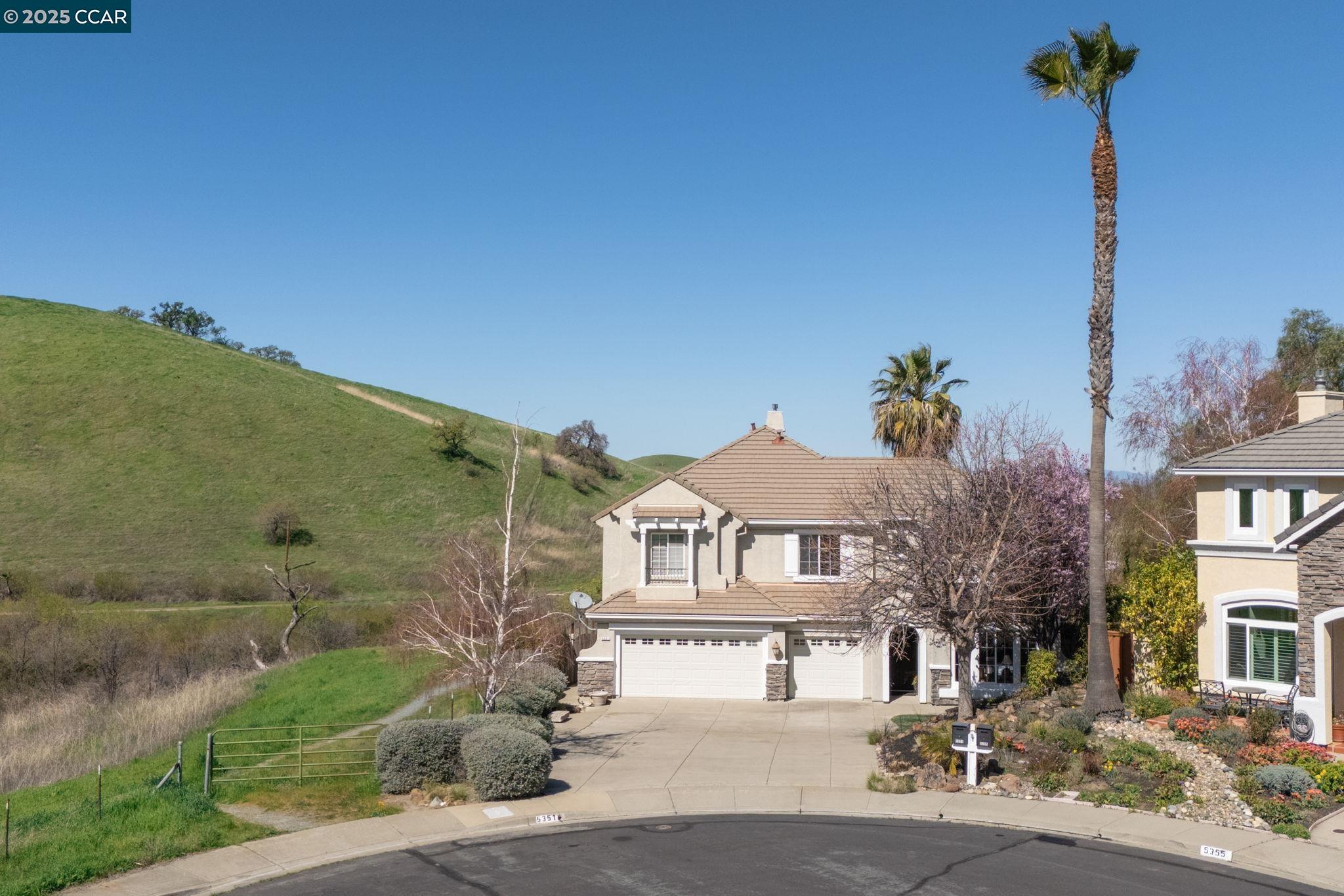 Detail Gallery Image 1 of 60 For 5351 Aspenwood Ct, Concord,  CA 94521 - 4 Beds | 3/1 Baths